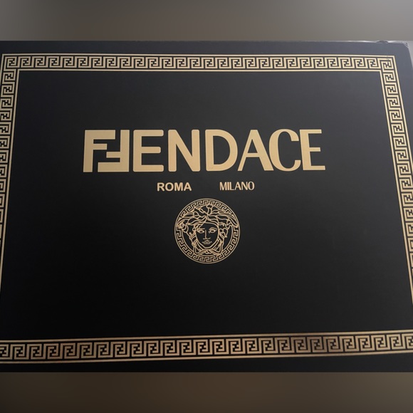 🔥FENDACE FENDI × VERSACE 15"×11"×6"
HUGE XL Empty Box🔥 - Picture 13 of 13